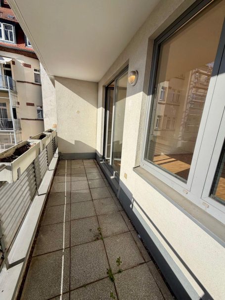 Balkon an Zimmer 2