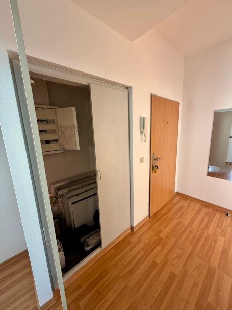 Wandschrank im Flur